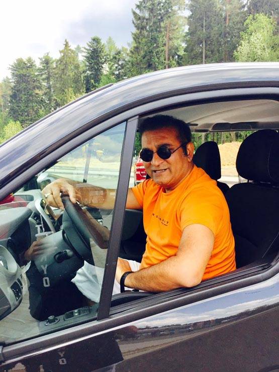 सिंगर अभिजीत कह रहे अपशब्द, किसी को बता रहे गे तो किसी को सेक्स वर्कर