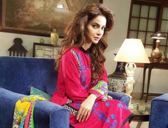 पाकिस्तानी एक्ट्रेस सबा बनी है इरफान खान की पत्नी