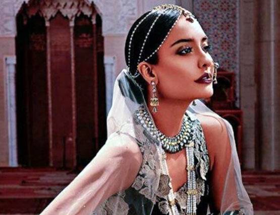 PHOTOS: प्रेग्नेंसी में ऐसी तस्वीरें शेयर करती है ये इंडियन एक्ट्रेस