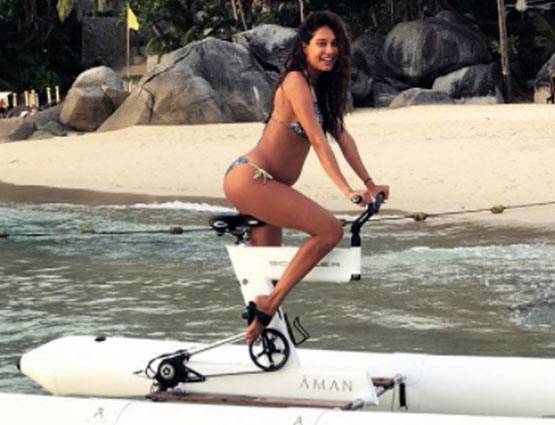 PHOTOS: प्रेग्नेंसी में ऐसी तस्वीरें शेयर करती है ये इंडियन एक्ट्रेस