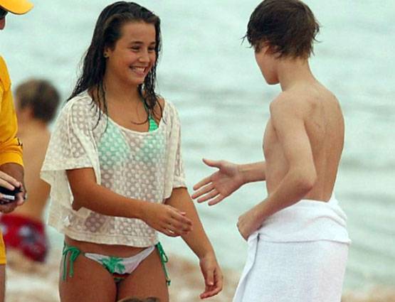 तो क्या सच में गे हैं जस्टिन बीबर? खुद देख लें ये PHOTOS