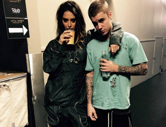 तो क्या सच में गे हैं जस्टिन बीबर? खुद देख लें ये PHOTOS