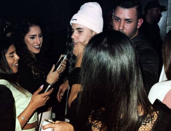 तो क्या सच में गे हैं जस्टिन बीबर? खुद देख लें ये PHOTOS