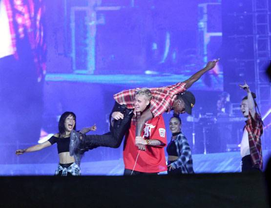 PHOTOS: कॉन्सर्ट में जस्टिन पर चढ़ा जोश, स्टेज पर दिखाया दंगल