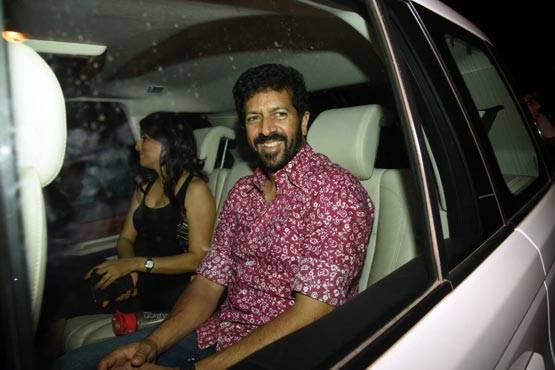 PHOTOS से सजा था करण का बर्थडे केक, पूरा बॉलीवुड पहुंचा पार्टी में