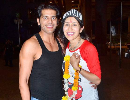 इंडिया आईं 'नागिन' के इस घर की जुड़वां बेटियां, मिला ग्रैंड वेलकम