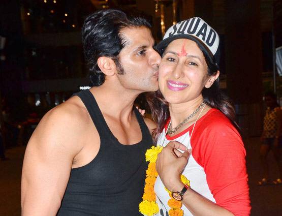 इंडिया आईं 'नागिन' के इस घर की जुड़वां बेटियां, मिला ग्रैंड वेलकम