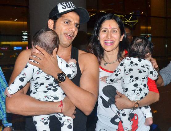 इंडिया आईं 'नागिन' के इस घर की जुड़वां बेटियां, मिला ग्रैंड वेलकम