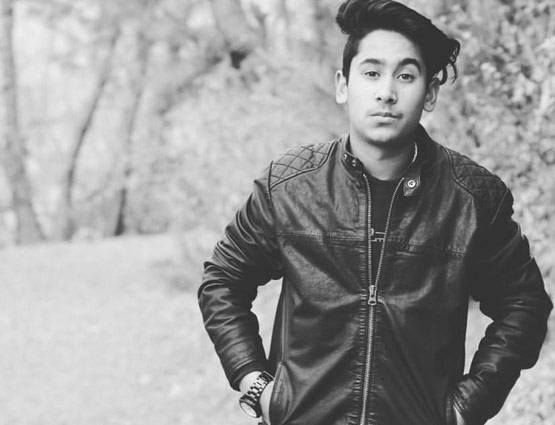 16 साल के कश्मीरी ने बना डाला अपना फेसबुक