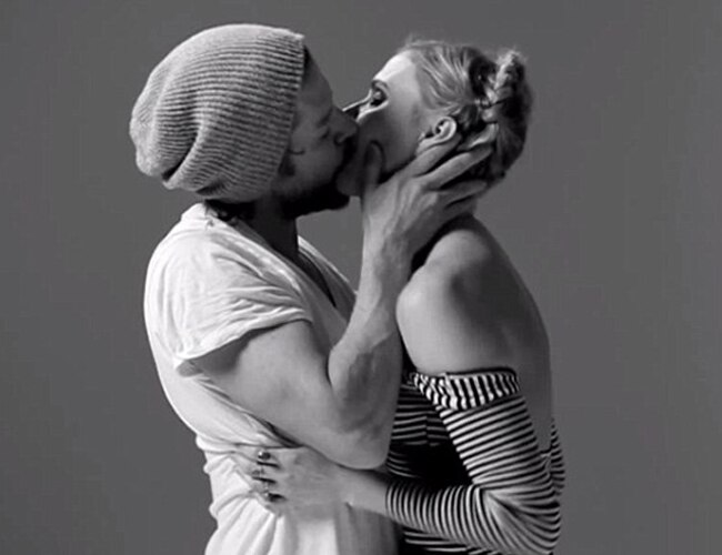 ...जब 20 अजनबियों ने किया लिप लॉक