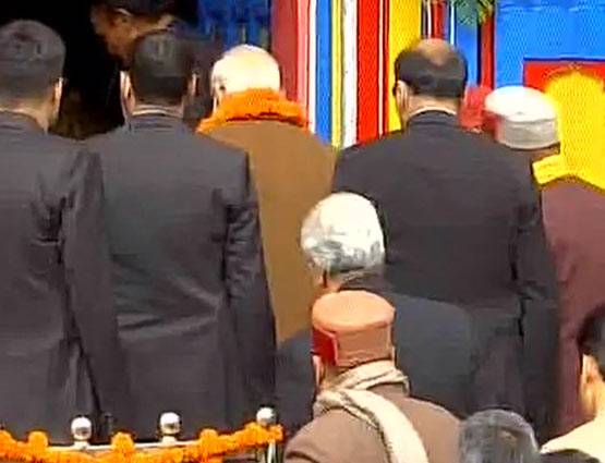 PHOTOS: 'शिवभक्त' मोदी ने केदारनाथ में किया रुद्राभिषेक