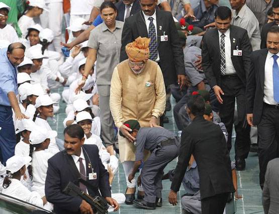 जानें- किस गाड़ी में करते हैं सफर और कैसे होती है पीएम मोदी की सुरक्षा