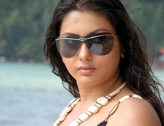 इस एक्ट्रेस ने सरेआम डायरेक्टर से मांगी थी किस, फैन ने किया था किडनैप