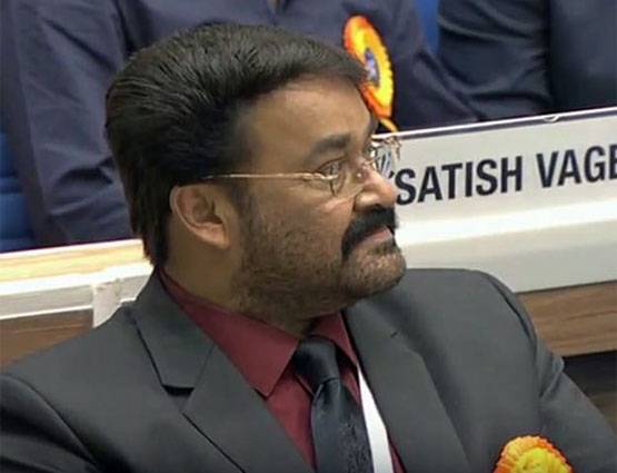 अपना पहला नेशनल अवॉर्ड लेने दिल्ली पहुंचे अक्षय और सोनम