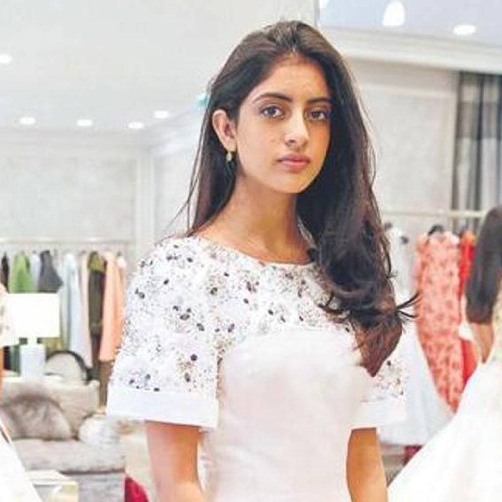 VIRAL: रणबीर के गाने पर खूब नाचीं अमिताभ की नातिन