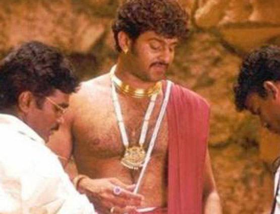 बचपन में ऐसे दिखते थे प्रभास, Photos में देखें उनका हटके अंदाज