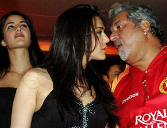 आईपीएल में प्रीति जिंटा के अलग-अलग अंदाज, युवराज को लगा चुकी हैं गले