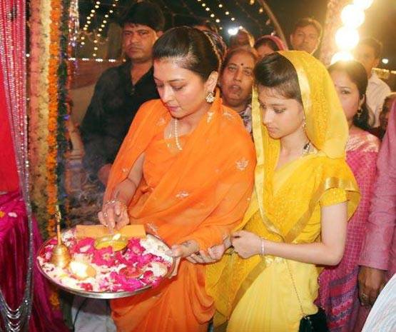 ये हैं ज्योतिरादित्य की पत्नी, राजघराने से रखती हैं ताल्लुक