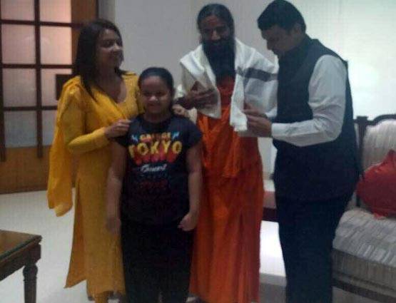 राज ठाकरे से मिले बाबा रामदेव, आखिर क्या हुई बात...