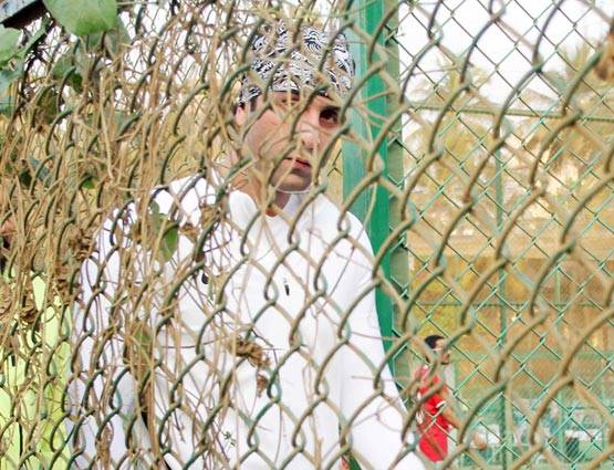 फुटबॉल खेलने पहुंचे रणबीर, क्या हुआ अचानक बीच मैदान में लेट गए