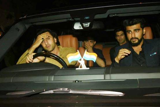 अर्जुन के साथ करण की पार्टी में पहुंचे रणबीर, भीड़ से हो गए परेशान