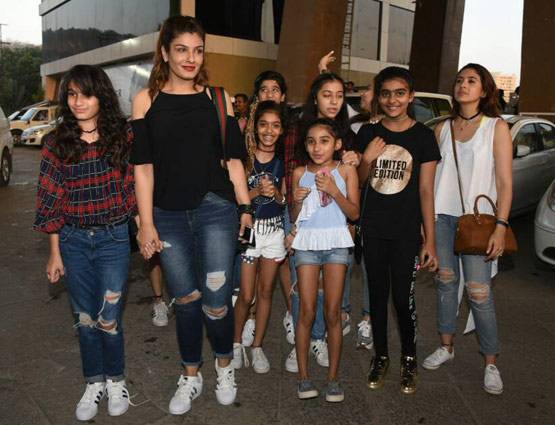 जस्ट‍िन बीबर के शो में पहुंचा बॉलीवुड, देखें किसने क्या पहना...