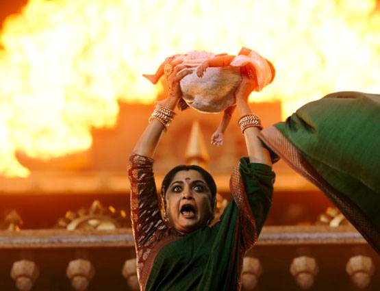 बाहुबली 2 के इस सीन को देखकर रो पड़ी शिवगामी, नहीं करना चाहती थी फिल्म