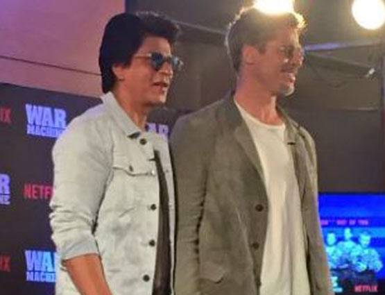 शाहरुख ने ब्रैड पिट को सिखाया डांस, बोले-बस बाहें ही तो खोलनी हैं