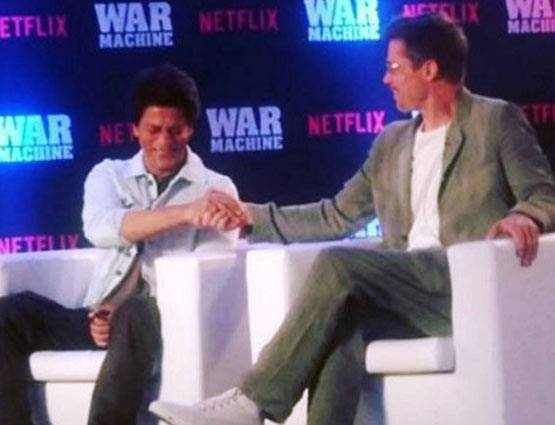 शाहरुख ने ब्रैड पिट को सिखाया डांस, बोले-बस बाहें ही तो खोलनी हैं