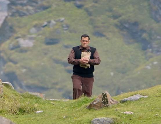 इन 10 तस्वीरों में सलमान की 'ट्यूबलाइट' की पूरी कहानी