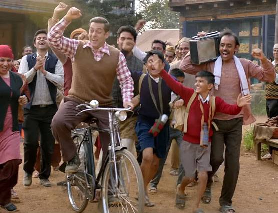 इन 10 तस्वीरों में सलमान की 'ट्यूबलाइट' की पूरी कहानी