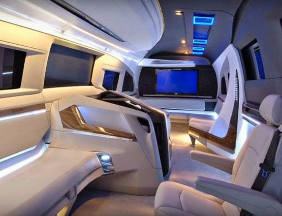 INSIDE PHOTOS:महल से कम नहीं मुकेश अंबानी की वैनेटी वैन, कीमत 25 करोड़