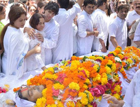 पति की मौत के बाद पैसे के लिए मोहताज हुई ये एक्ट्रेस, बेचनी पड़ी कार