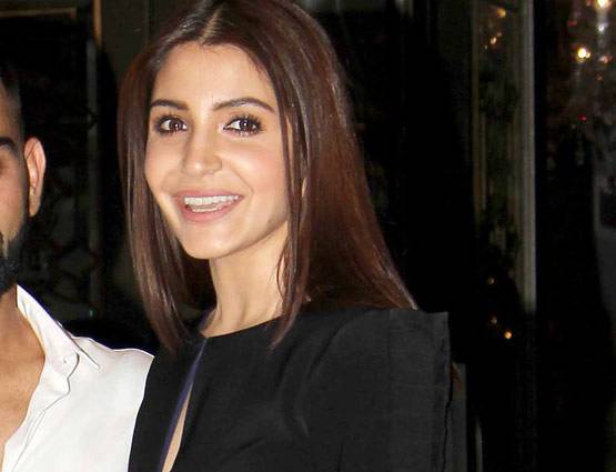 मेरे हाथ में तेरा हाथ हो... ये है विराट-अनुष्का के मन की बात