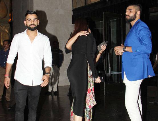 मेरे हाथ में तेरा हाथ हो... ये है विराट-अनुष्का के मन की बात