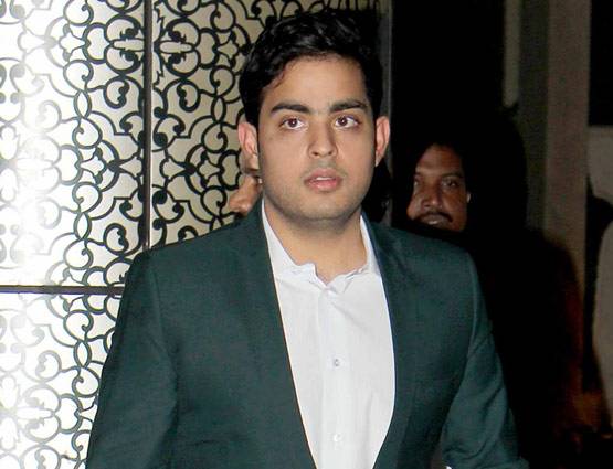 IPL के खत्म होते ही जहीर-सागरिका ने दी सगाई की पार्टी, देखें PHOTOS