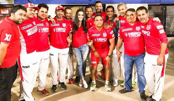 जब एक रन आउट से प्रीति जिंटा में आई 'जान', जमकर किया डांस