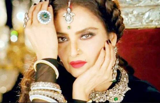 कभी करियर लगा था दांव पर, आज करोड़ों की मालकिन हैं रेखा