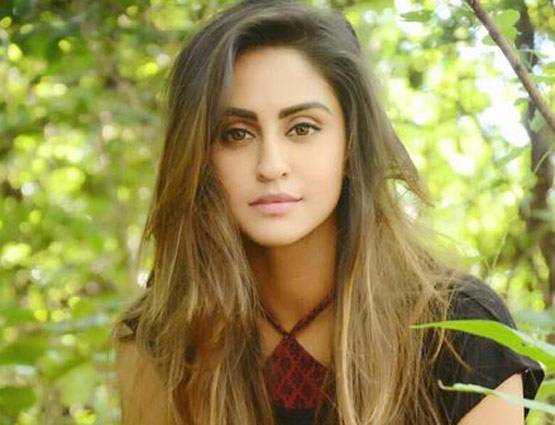 ये एक्ट्रेस सेट पर बॉयफ्रेंड के साथ कमरे में हो गई थी बंद