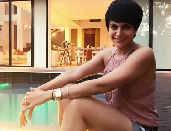 श्रीलंका से वेकेशन मना कर लौटीं मंदिरा, शेयर की BIKINI PHOTOS