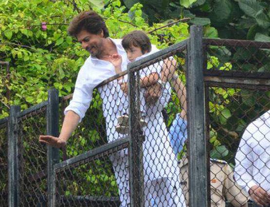 PHOTOS: शाहरुख-सलमान ने ईद पर ऐसे किया फैंस को विश