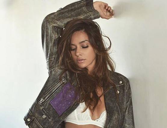 खतरों के खिलाड़ी की ये कंटेस्टेंट हैं काफी ग्लैमरस, शेयर करती हैं BIKINI PHOTOS