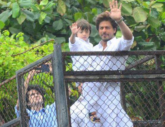 PHOTOS: शाहरुख-सलमान ने ईद पर ऐसे किया फैंस को विश