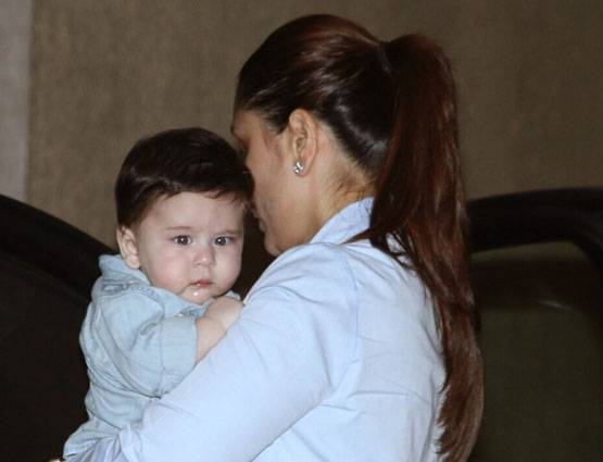 PHOTOS: देखें, तुषार कपूर के बेटे के बर्थडे में तैमूर का सबसे CUTE LOOK