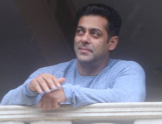 PHOTOS: शाहरुख-सलमान ने ईद पर ऐसे किया फैंस को विश