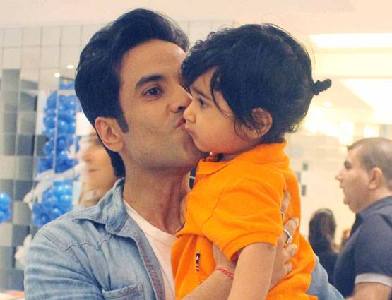 PHOTOS: तुषार के बेटे लक्ष्य ने तैमूर के साथ ऐसे मनाया अपना बर्थडे