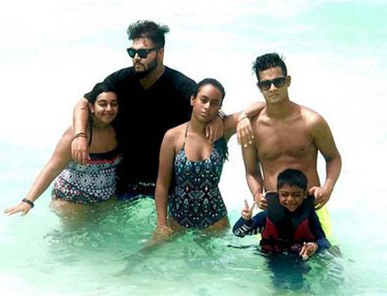 मालदीव में SWIMSUIT में नजर आईं अजय देवगन और काजोल की बेटी नायसा