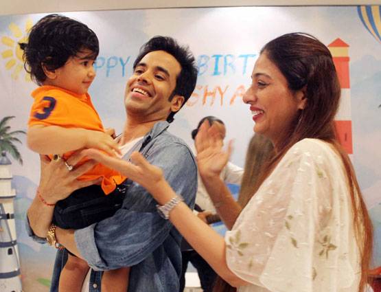 PHOTOS: तुषार के बेटे लक्ष्य ने तैमूर के साथ ऐसे मनाया अपना बर्थडे