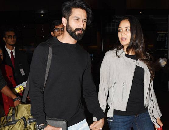 PHOTOS: लंदन से लौटे शाहिद-मीरा, एयरपोर्ट पर हाथों में हाथ डाले आए नजर