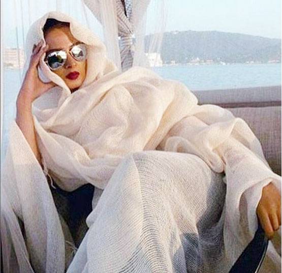 कभी करियर लगा था दांव पर, आज करोड़ों की मालकिन हैं रेखा